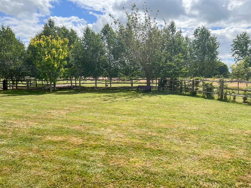 Garden and grounds | The Lodge, Goose Green, Pulborough