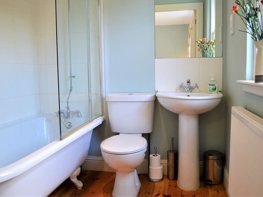 En-suite | Shelduck Cottage, Glendaruel, near Tignabruaich