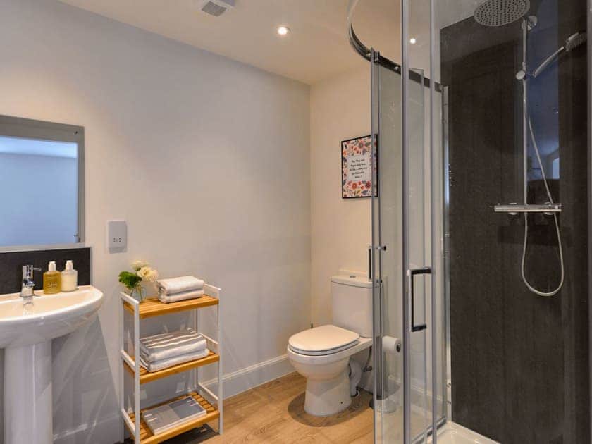 Shower room | Harris Cottage - Aberfeldy Cottages, Aberfeldy, near Pitlochry