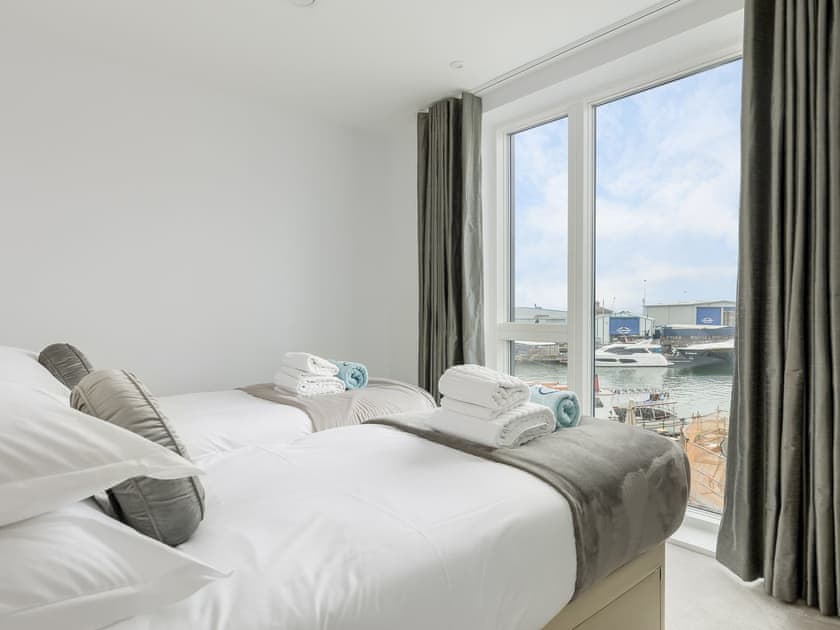 Twin bedroom | Endless Summer, Poole