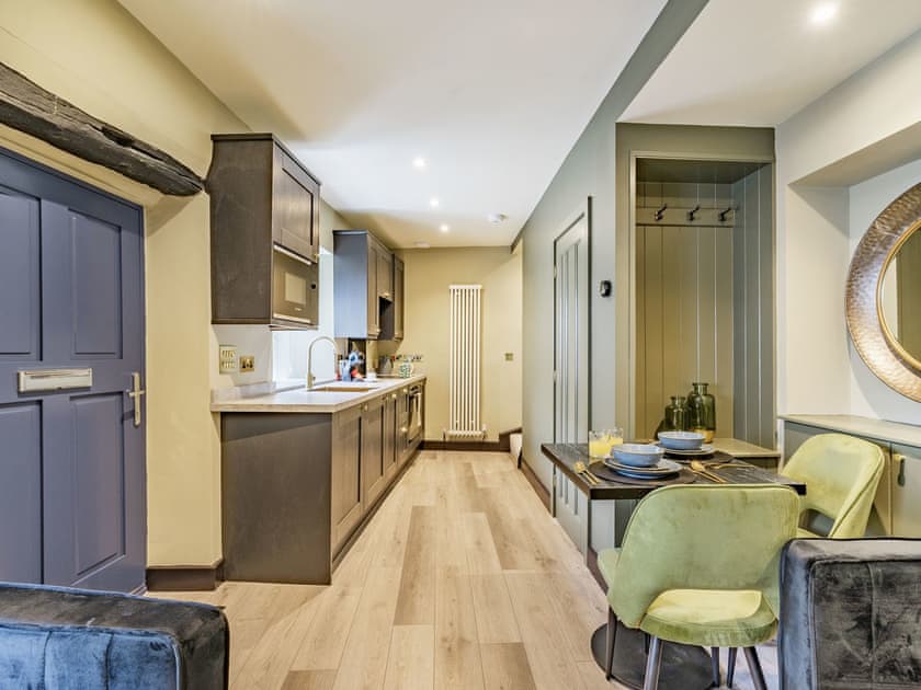 Open plan living space | Millgate Fosse Cottage, Richmond