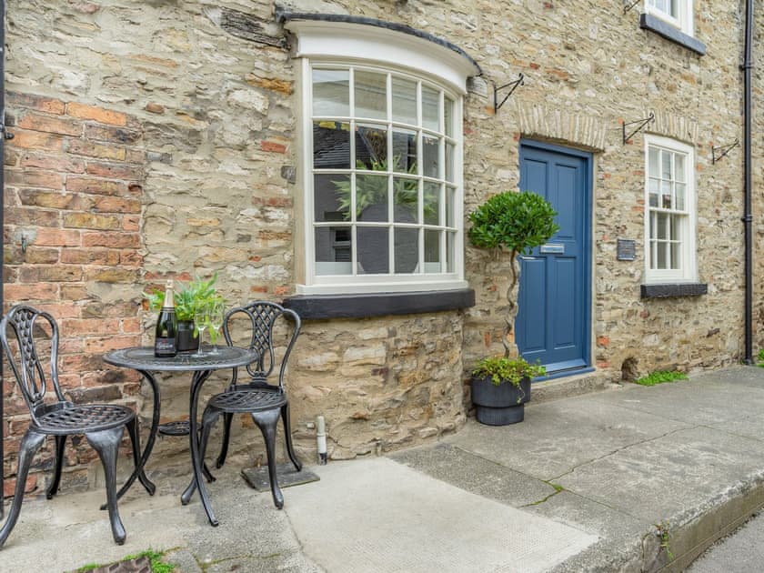Outdoor area | Millgate Fosse Cottage, Richmond