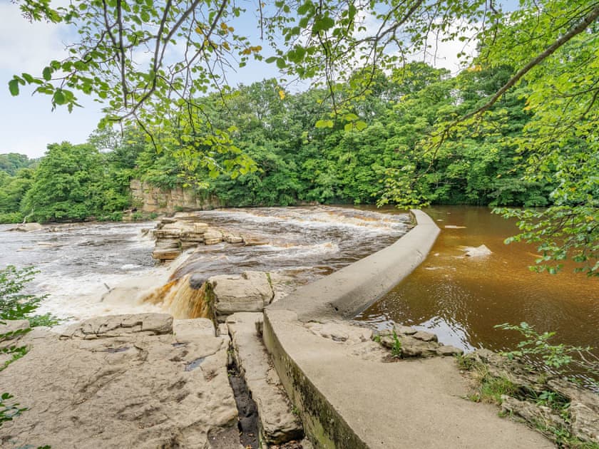 Richmond waterfalls or The Fosse  | Millgate Fosse Cottage, Richmond