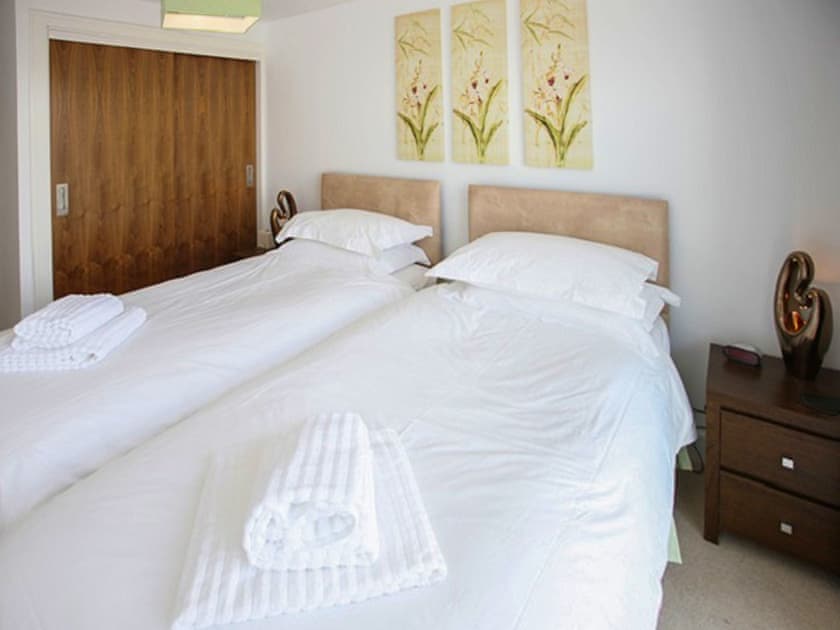 Twin bedroom | Horizon, Poole