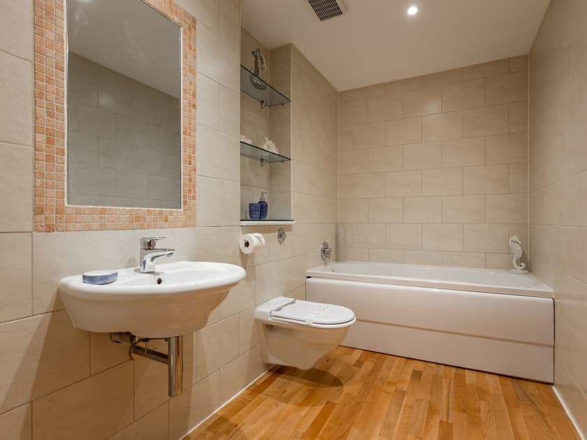 Bathroom | Jibe Ho, Poole
