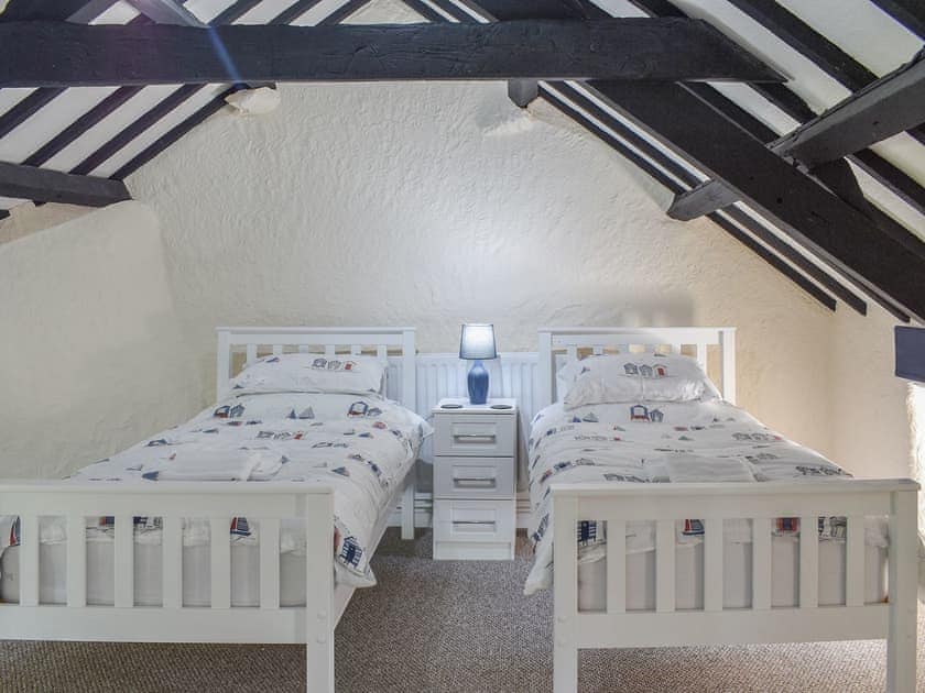 Twin bedroom | Llys Elen Two - Llys Elen Retreats, Llanfairpwllgwyngyll