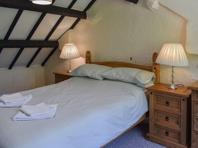Double bedroom | Llys Elen Retreats - Llys Elen One - Llys Elen Cottages, Llanfairpwllgwyngyll