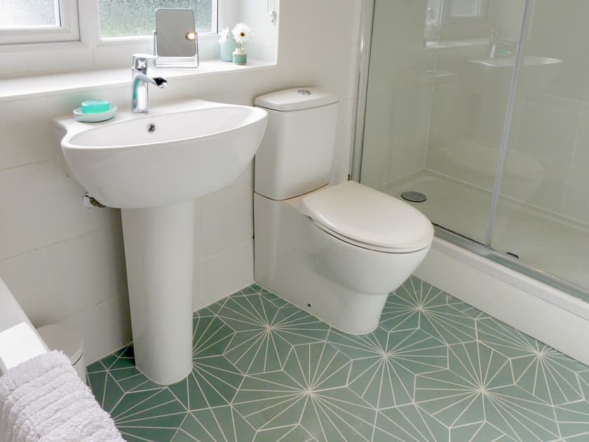 Bathroom | Churchtown Cottage, Cubert