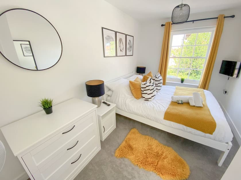 King size bedroom  | Lilypad, Ringwood