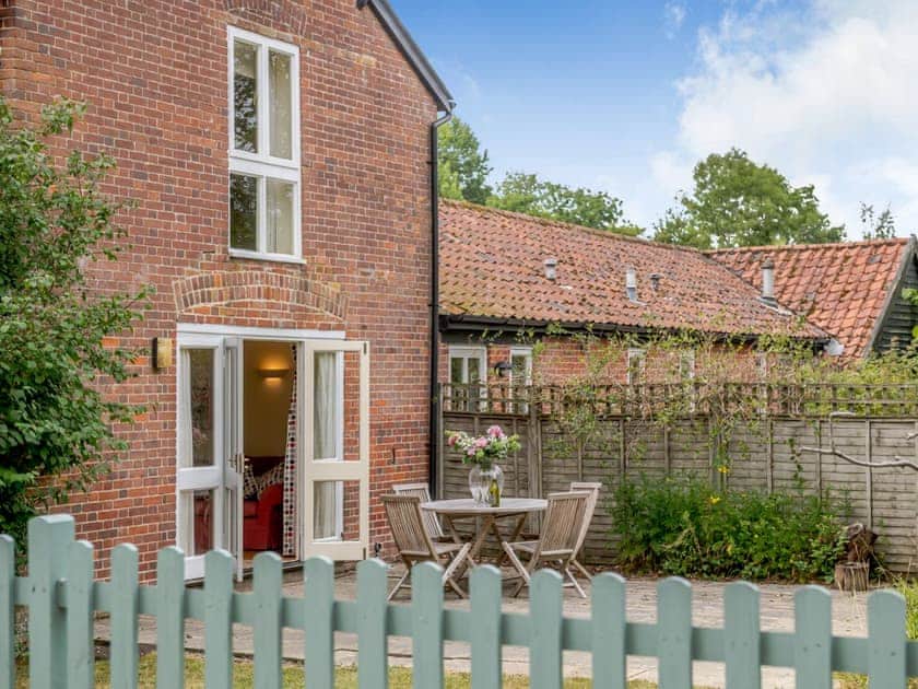 Outdoor area | Coach House - Yaxley Manor Cottages, Yaxley near Eye