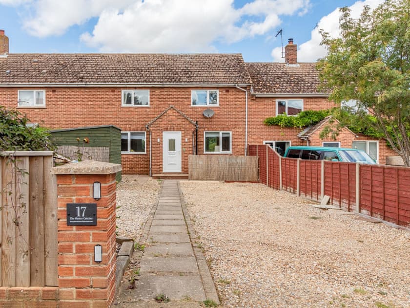 Entrance drive and parking  | The Oyster Catcher, Docking, near Brancaster