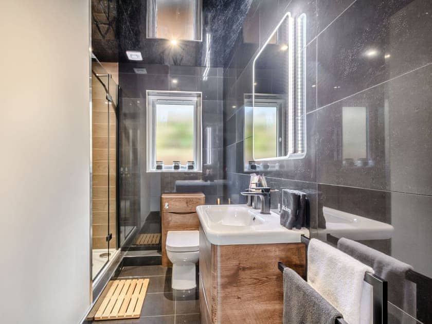 Shower room | Appletree Lodge, Ayr