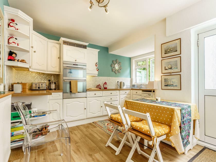 Kitchen/diner | Old Town Hideaway, Hastings