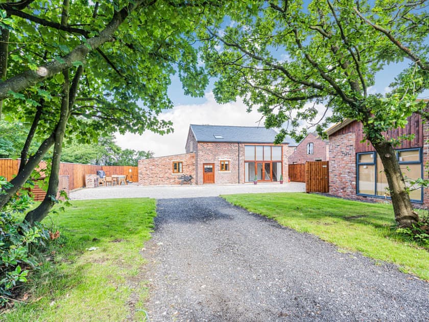 Setting | Stuarts Farm Barn, Lathom, Ormskirk near Southport