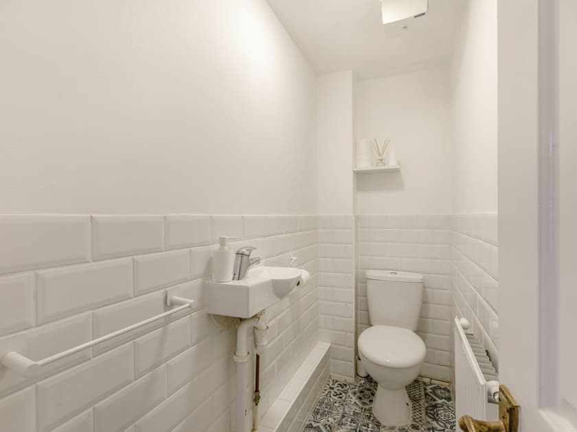 Ground floor toilet | Ashwin House, Evesham