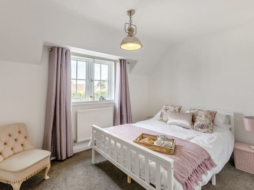 Double bedroom | Ashwin House, Evesham
