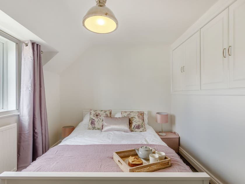 Double bedroom | Ashwin House, Evesham