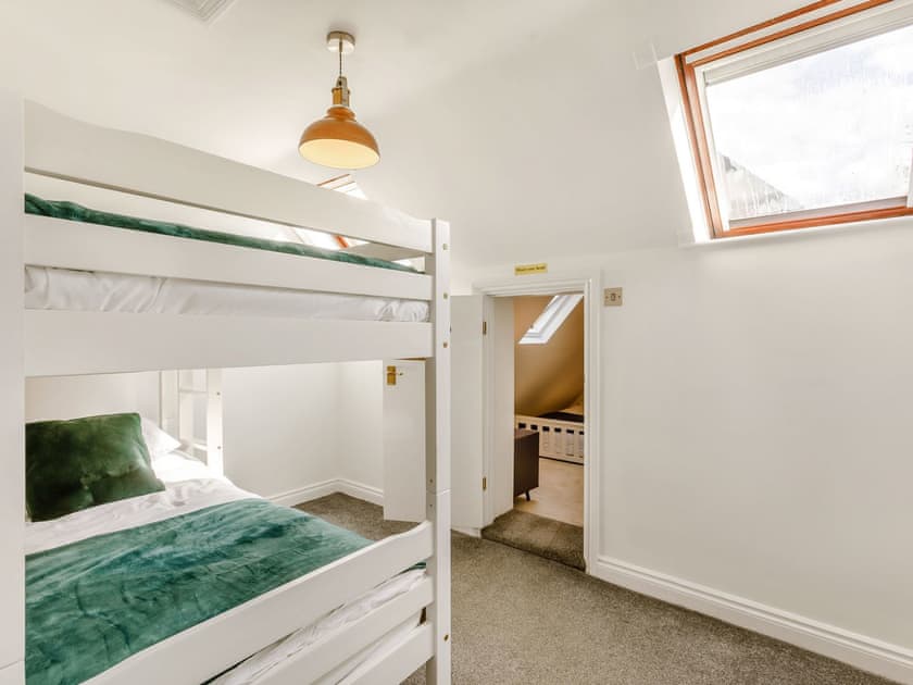 Bunk bedroom | Ashwin House, Evesham