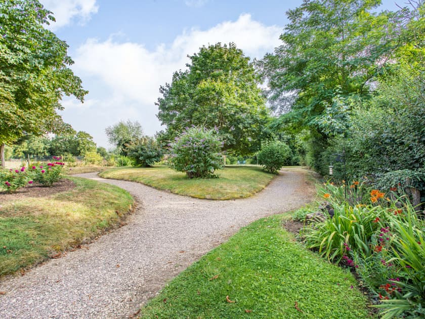 Communal Outdoor area  | Ashwin House, Evesham