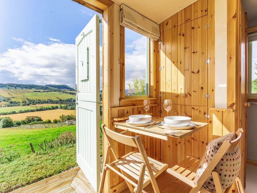 Interior | Woodside Hut 1 - Woodside Croft, Strathpeffer