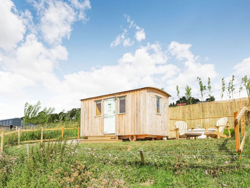 Exterior | Woodside Hut 1 - Woodside Croft, Strathpeffer