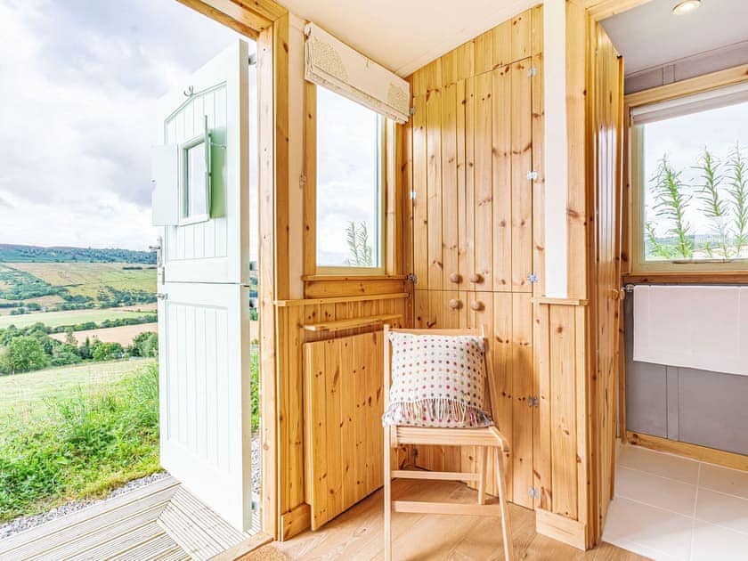 Interior | Woodside Hut 2 - Woodside Croft, Strathpeffer