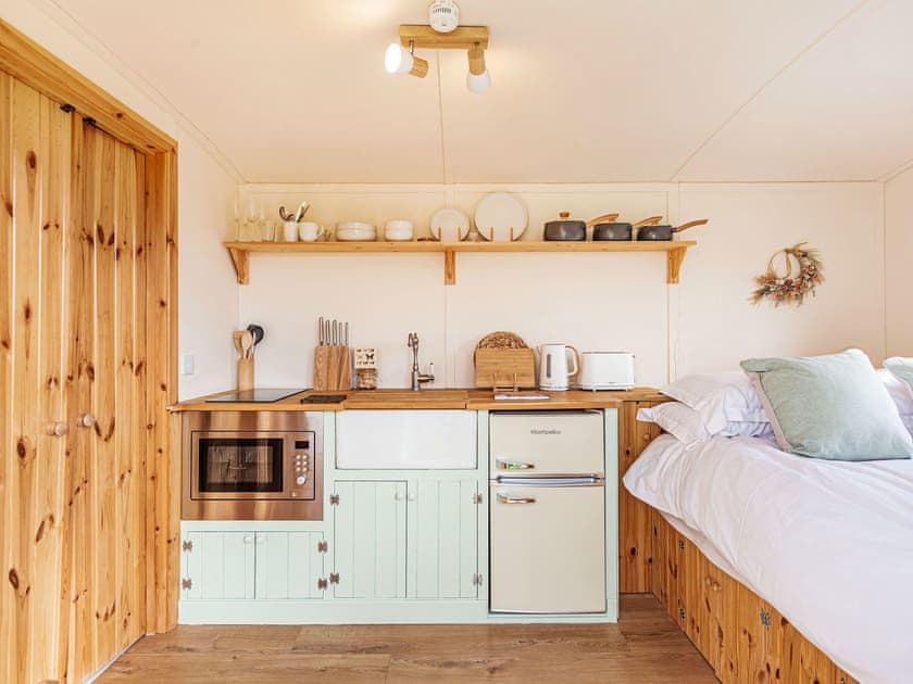 Interior | Woodside Hut 2 - Woodside Croft, Strathpeffer