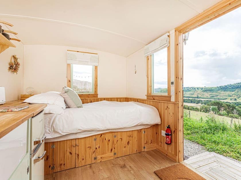 Interior | Woodside Hut 2 - Woodside Croft, Strathpeffer