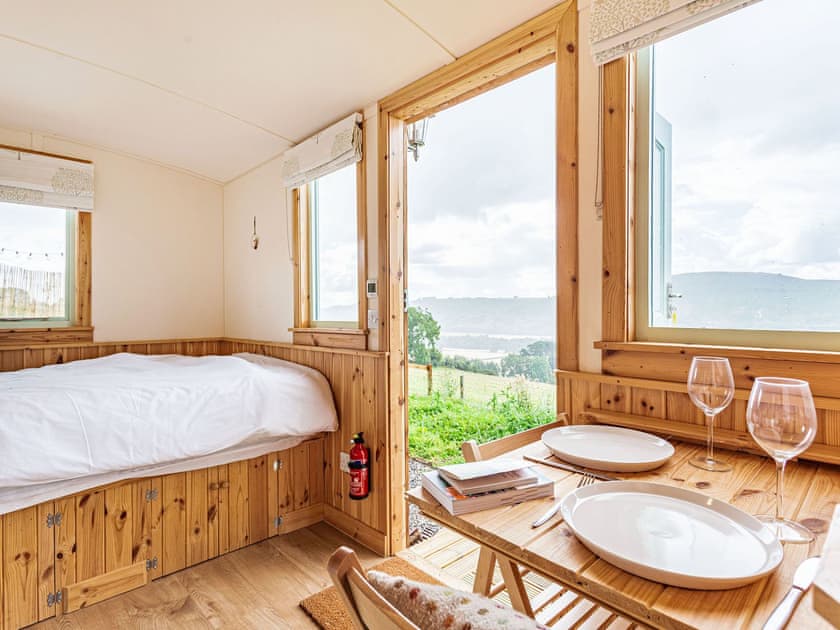 Interior | Woodside Hut 2 - Woodside Croft, Strathpeffer