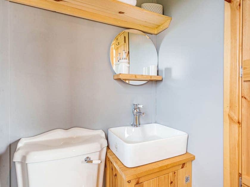 Interior | Woodside Hut 2 - Woodside Croft, Strathpeffer