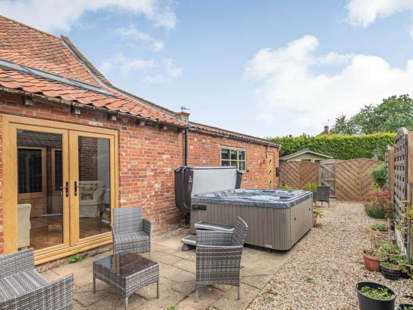 Outdoor area | The Barn - High House Barns, Foulsham, near Reepham