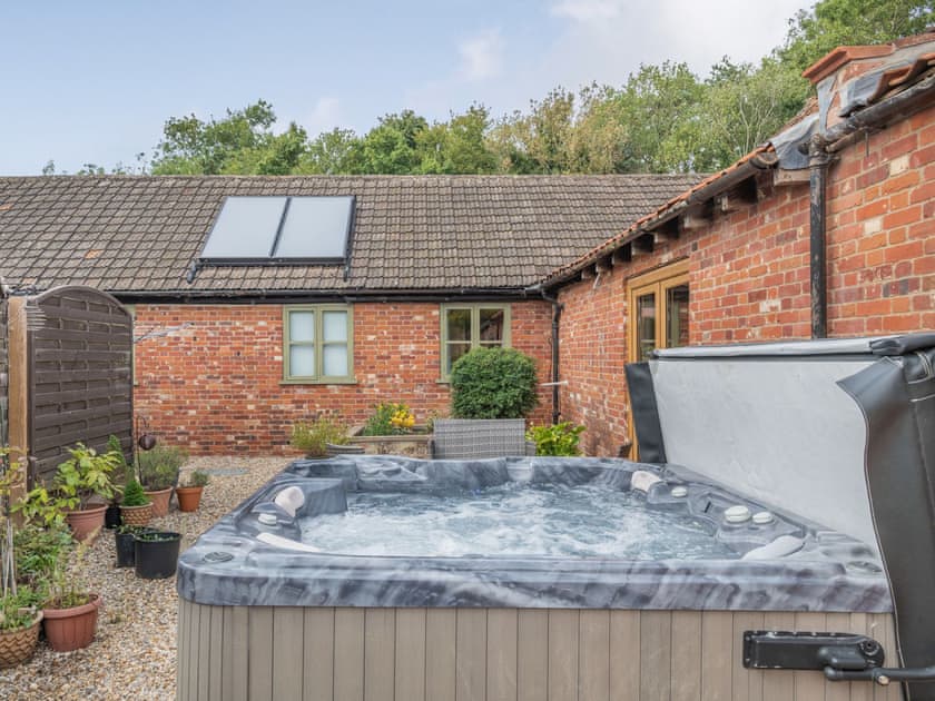 Hot tub | The Barn - High House Barns, Foulsham, near Reepham