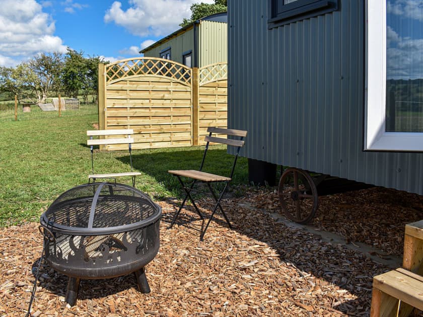 Sitting-out-area | Forget-Me-Not - Meadows Huts, Parwich, near Ashbourne