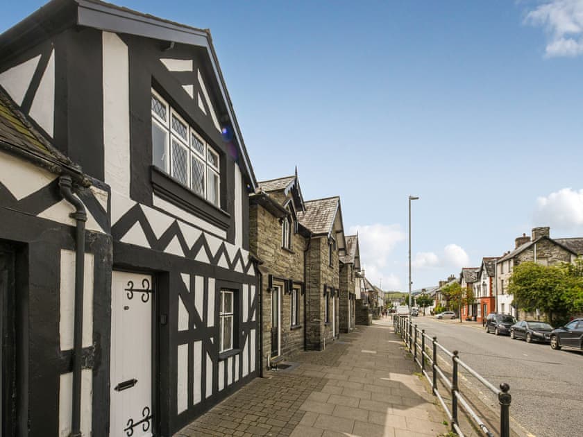 Exterior | Bwthyn Llys (Machynlleth Old Court House), Machynlleth
