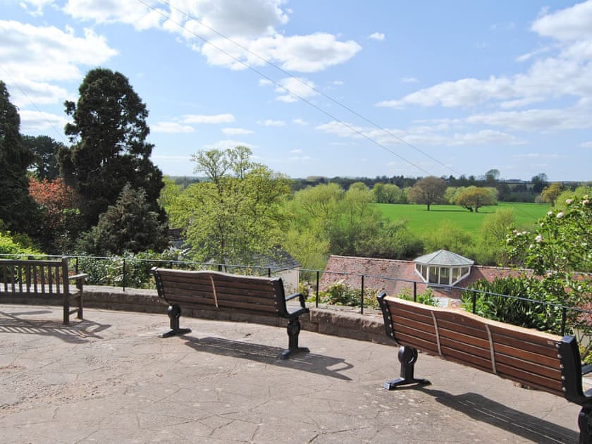 Memorial garden benches | Columbine Cottage, Ross-on-Wye