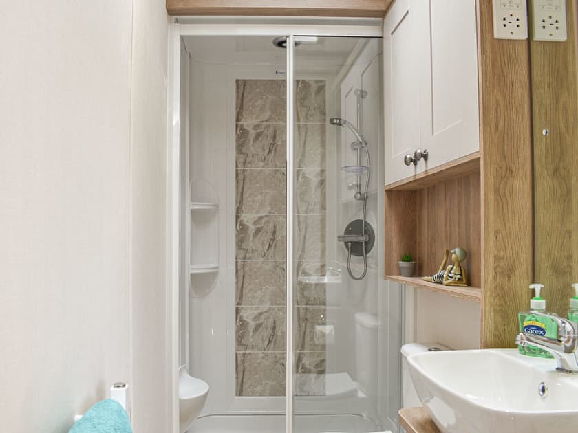 Shower room | Deer Glade Lodge, Landford, near New Forest