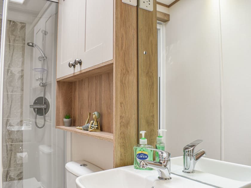 Shower room | Deer Glade Lodge, Landford, near New Forest