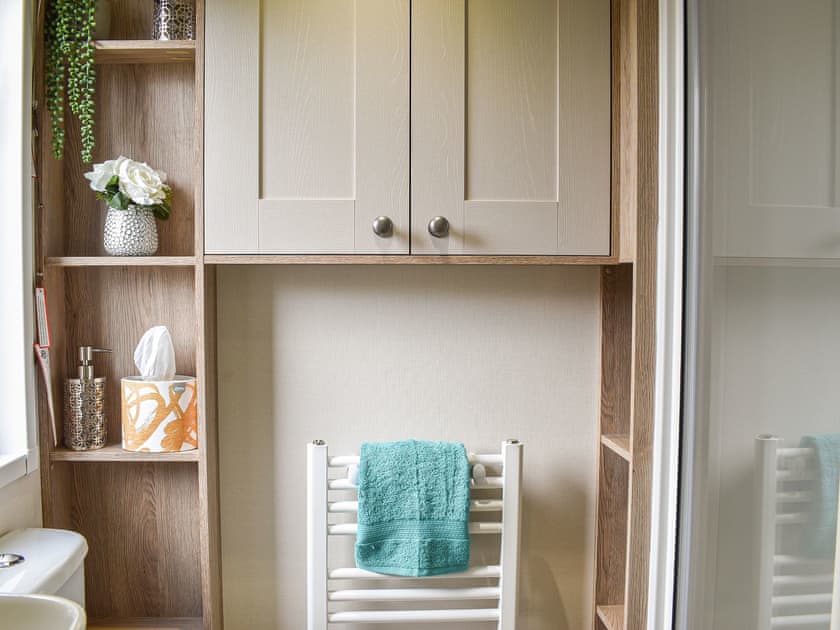 Shower room | Deer Glade Lodge, Landford, near New Forest