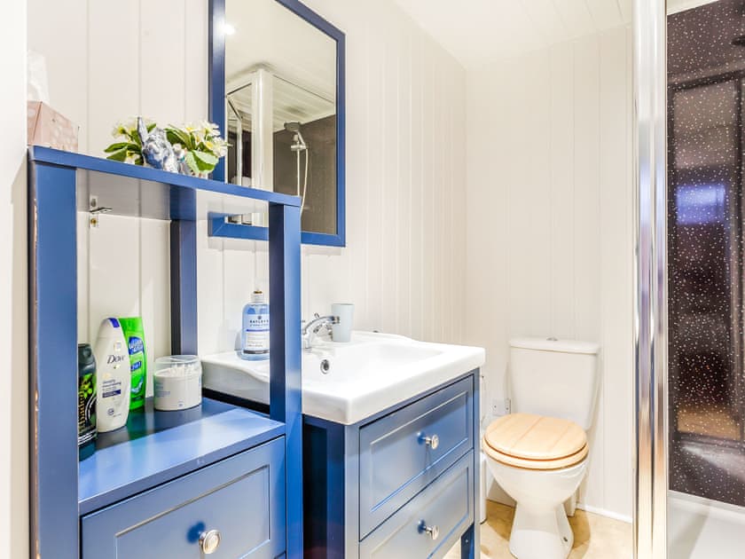 Shower room | The Garden Flat Ardullie - Ardullie Holidays, Dingwall