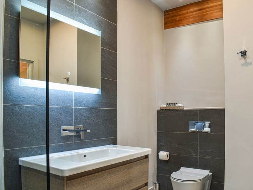 Bathroom | Rivers Edge - Steppingstones Riverside Terrace, Ambleside