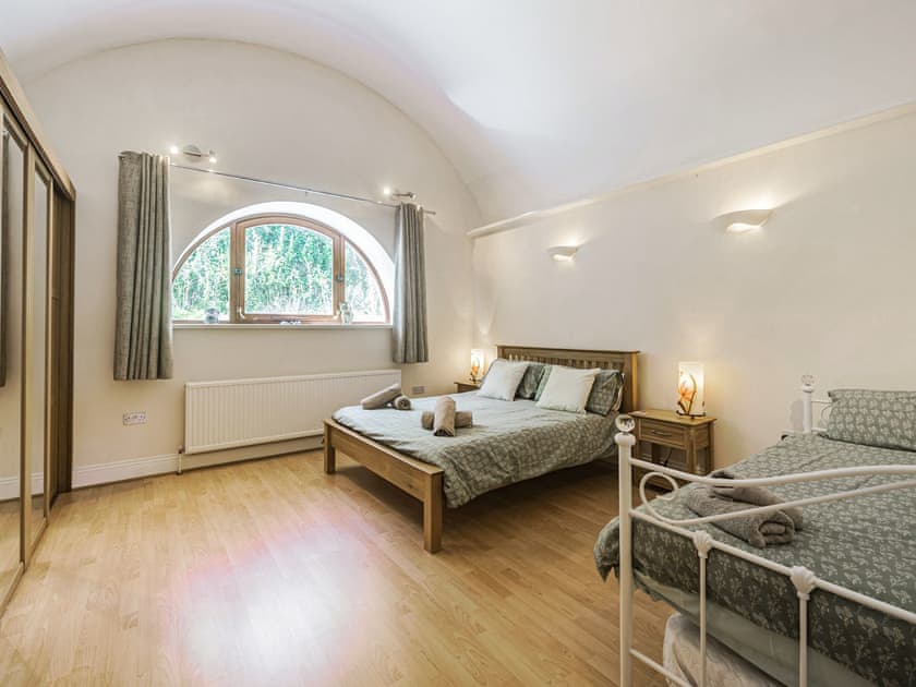 Family bedroom | New Barn Reservoir, Shaldon, near Teignmouth