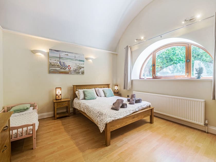 Family bedroom | New Barn Reservoir, Shaldon, near Teignmouth