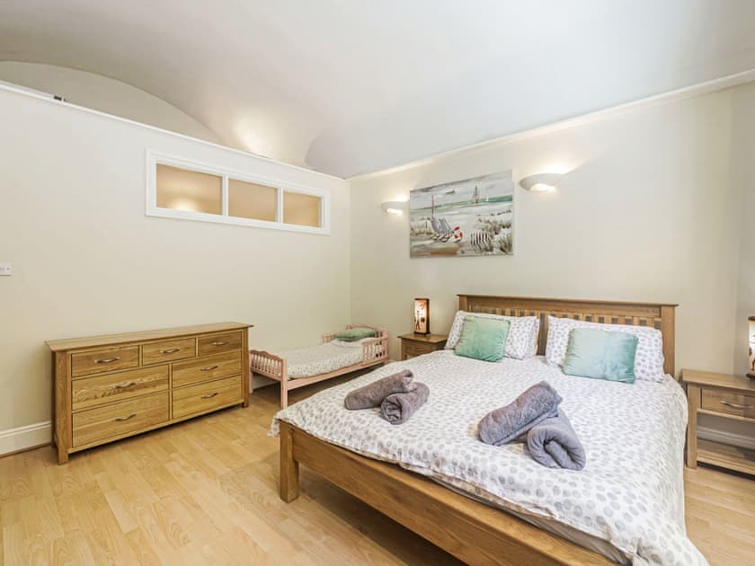 Family bedroom | New Barn Reservoir, Shaldon, near Teignmouth