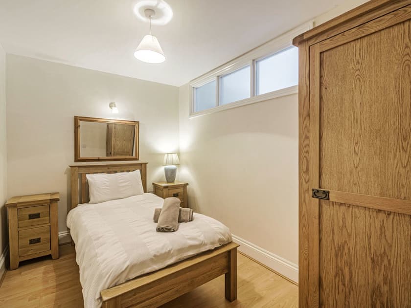 Single bedroom | New Barn Reservoir, Shaldon, near Teignmouth