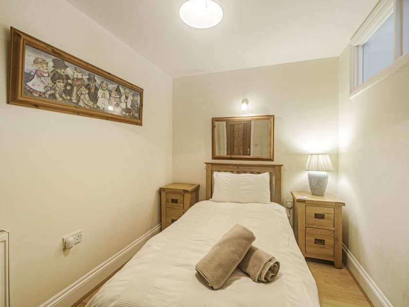 Single bedroom | New Barn Reservoir, Shaldon, near Teignmouth