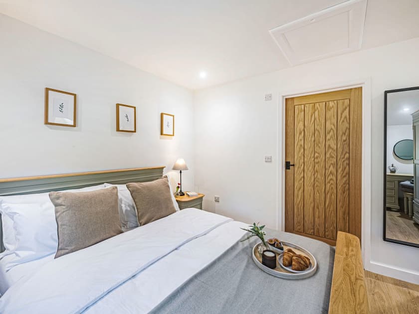 Double bedroom | Olchard Lodge, Newton Abbot