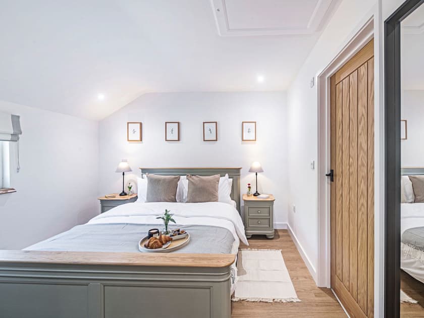 Double bedroom | Olchard Lodge, Newton Abbot