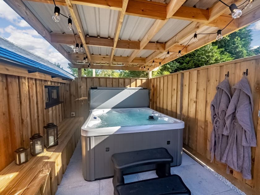 Hot tub | Olchard Lodge, Newton Abbot