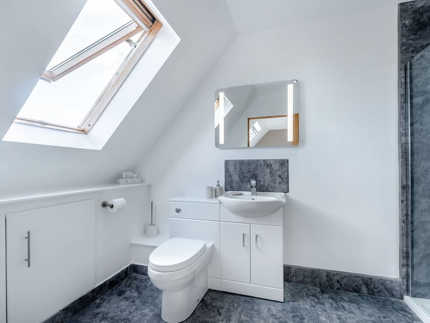 En-suite | Penceunant - Brynllin Holiday Cottages, Bwlch-Llan, near Aberaeron