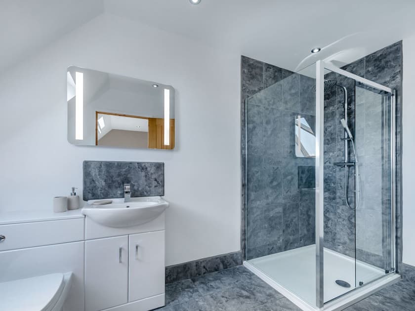 En-suite | Penceunant - Brynllin Holiday Cottages, Bwlch-Llan, near Aberaeron
